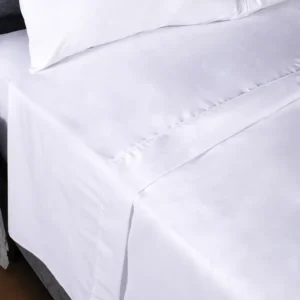 Juego De Sábanas Master En Tamaño King, Mostrando El Ajuste Perfecto Sobre Una Cama Elegante.juego De Sábanas Master En Tamaño King, Mostrando El Ajuste Perfecto Sobre Una Cama Elegante.